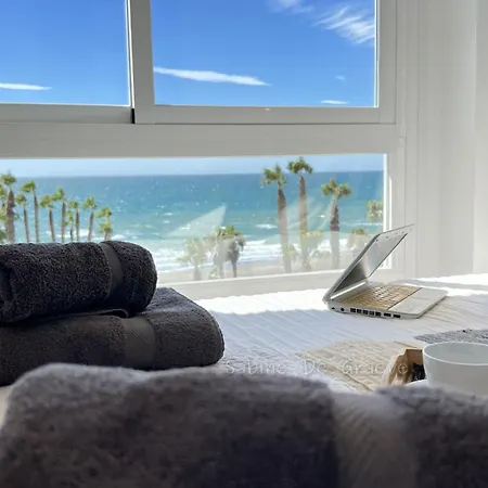 Nest By The Sea Wake Up With Ocean Views In Every Ruselo R408