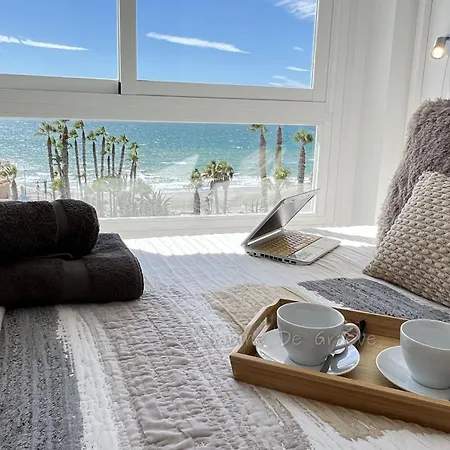Apartment Nest By The Sea Wake Up With Ocean Views In Every Ruselo R408 *